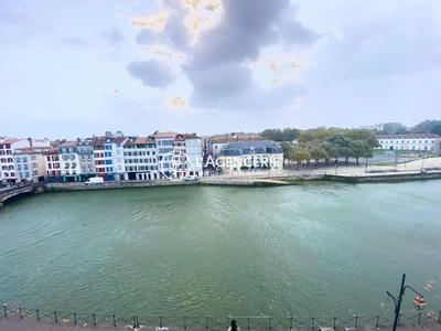 Appartement - 82 m² - 3 pièces