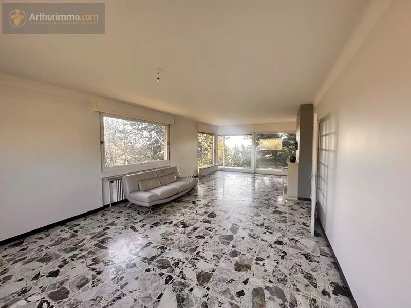 Maison - 300 m² - 8 pièces