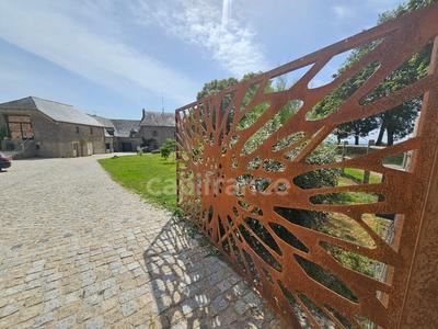 Propriété - 820 m² - 18 pièces