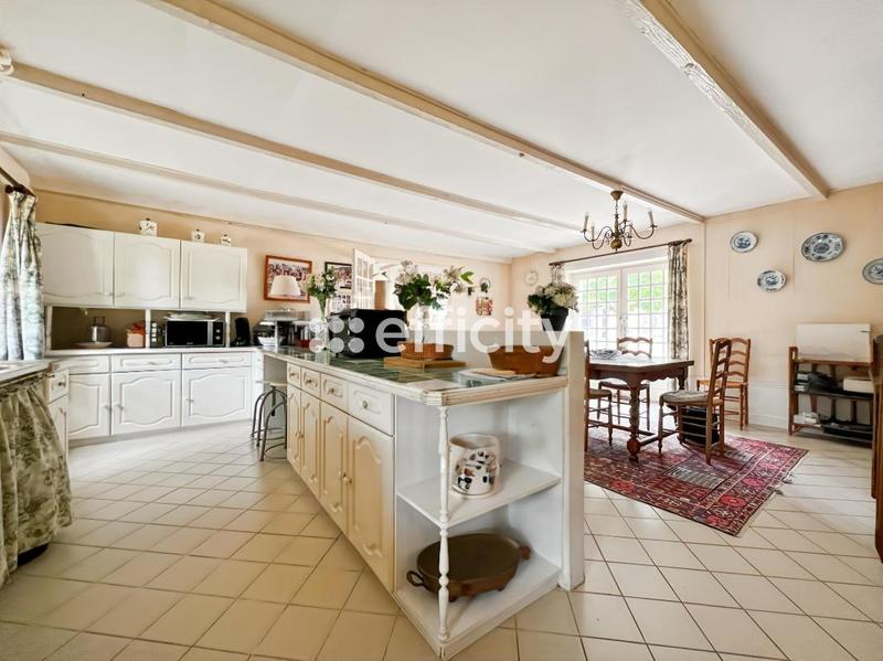 Propriété - 436 m² - 16 pièces