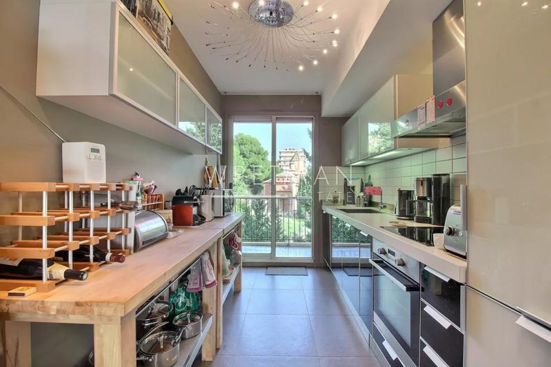 Appartement - 80 m² - 3 pièces