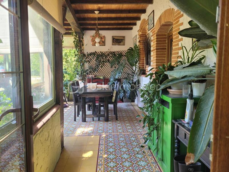 Maison - 366 m² - 8 pièces