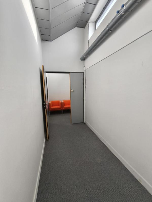 Bureau - 60 m² - 1 pièce