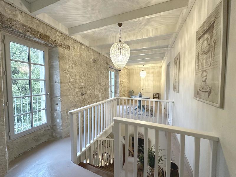 Maison - 298 m² - 8 pièces