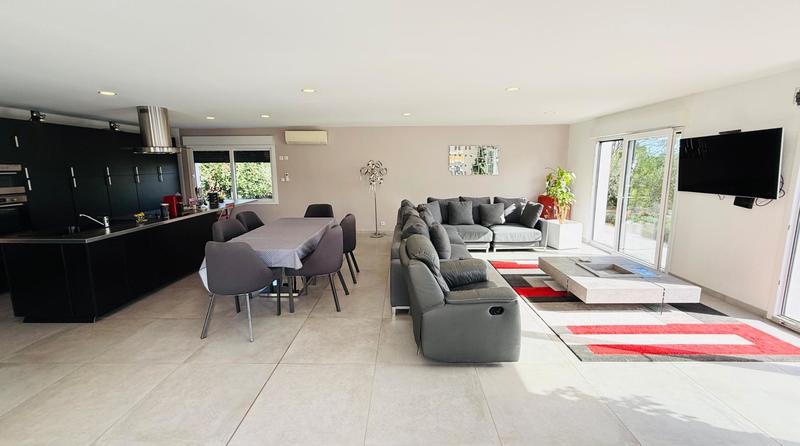 Villa - 208 m² - 4 pièces