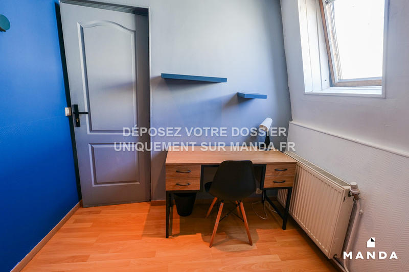 Chambre - 10 m² - 7 pièces