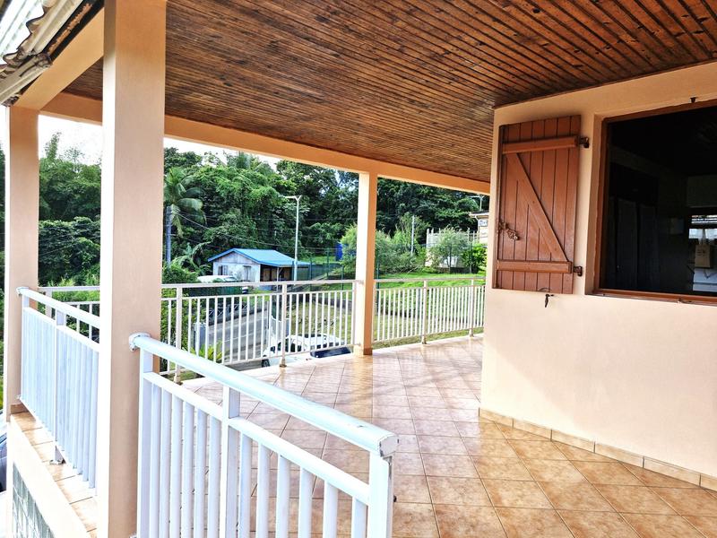 Maison - 240 m² - 9 pièces