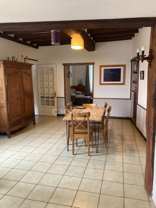 Maison - 240 m² - 9 pièces
