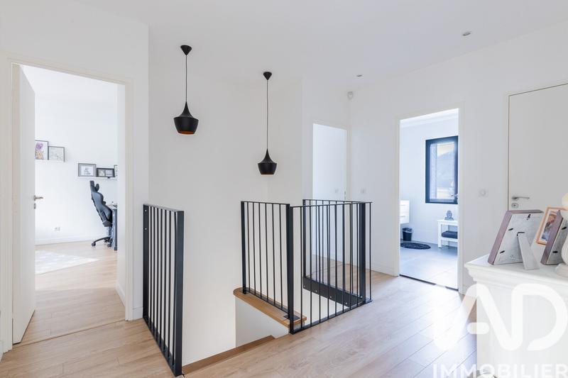 Maison - 200 m² - 7 pièces