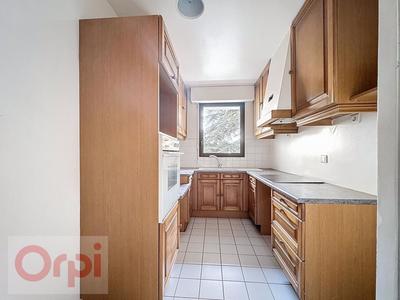 Appartement - 100 m² - 4 pièces