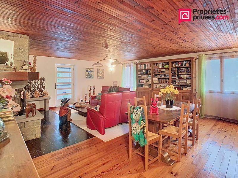 Maison - 188 m² - 8 pièces