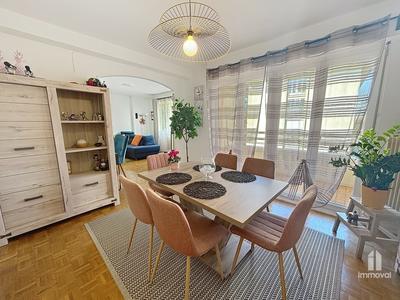 Appartement - 85 m² - 5 pièces