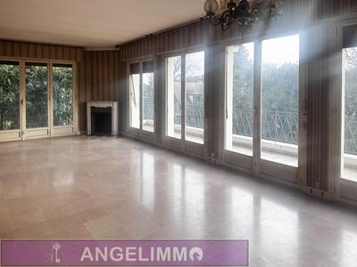 Maison - 222 m² - 5 pièces