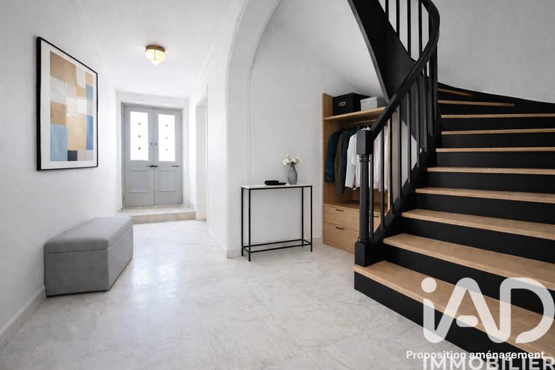 Maison - 250 m² - 9 pièces