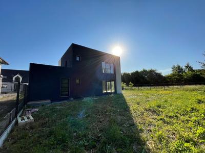Maison contemporaine - 141 m² - 6 pièces