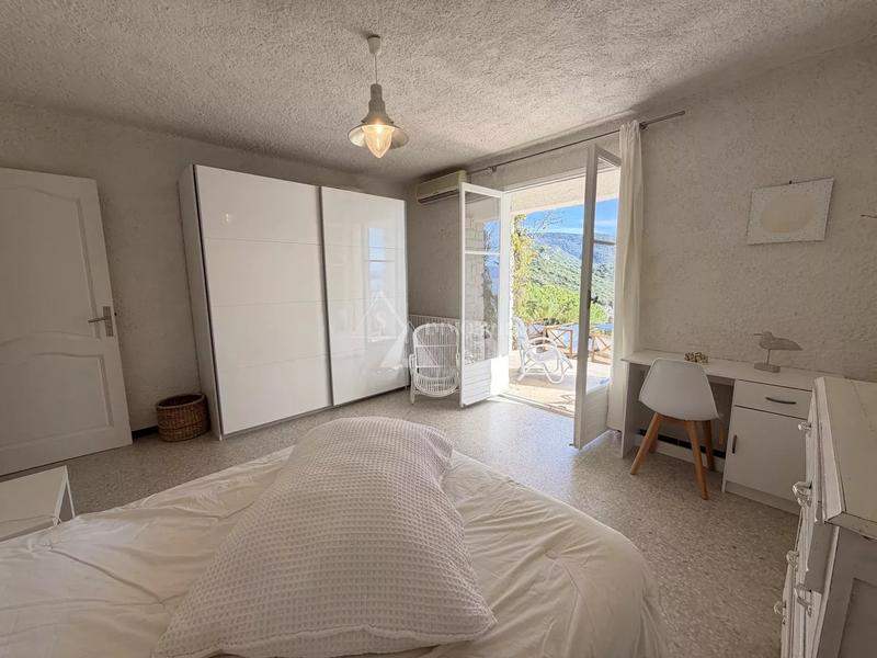 Villa - 189 m² - 6 pièces