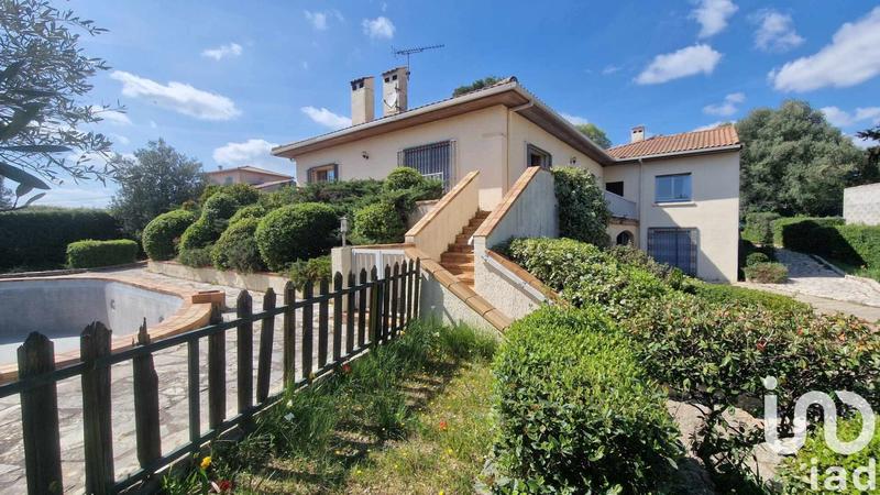 Maison - 241 m² - 10 pièces