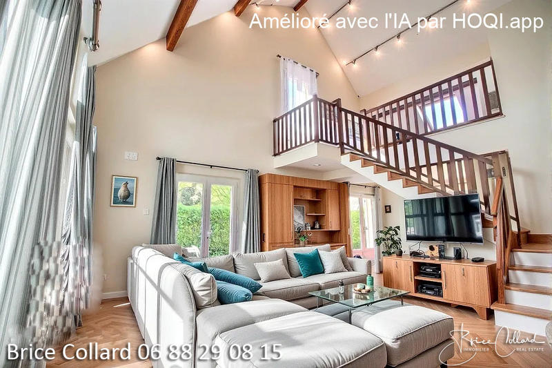 Maison - 220 m² - 8 pièces