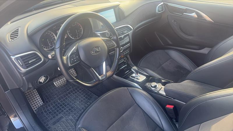 Infiniti Q30 2.0 t 211 Awd 7dct Luxe Tech - Automatique Entretien constructeur