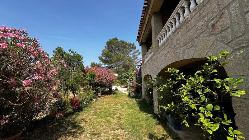 Maison - 427 m² - 11 pièces