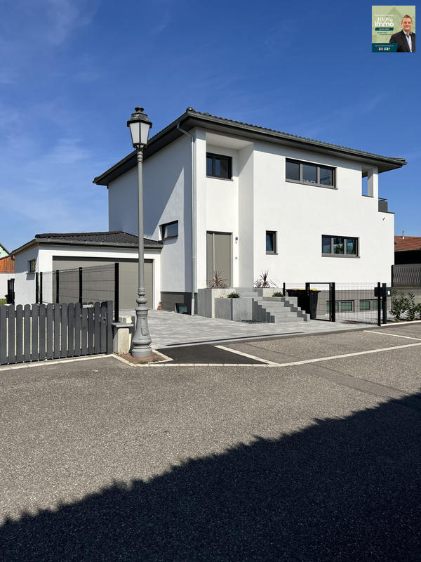 Maison - 215 m² - 6 pièces