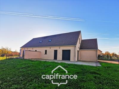 Maison - 99 m² - 5 pièces