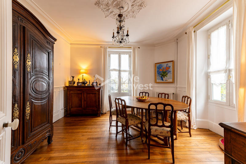 Maison - 195 m² - 9 pièces