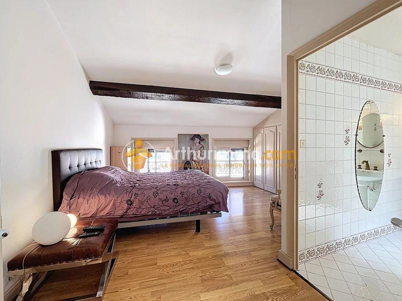 Appartement - 185 m² - 4 pièces