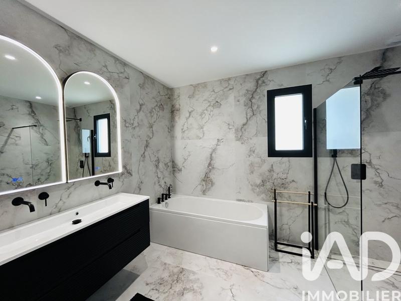 Maison - 180 m² - 5 pièces