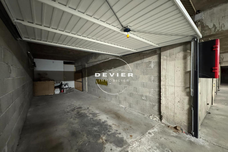 Parking / Garage - 25 m²