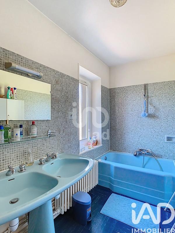 Maison - 210 m² - 7 pièces