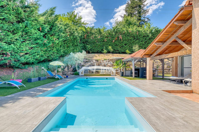 Maison - 160 m² - 6 pièces