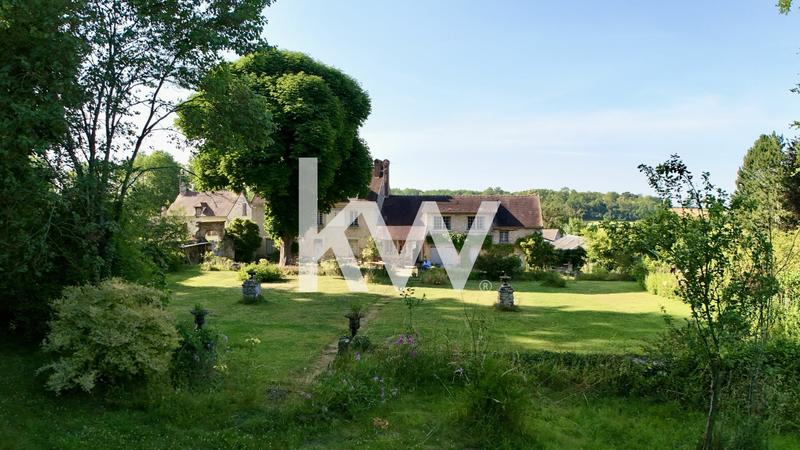 Maison - 296 m² - 18 pièces