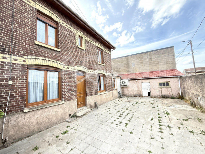 Maison - 122 m² - 5 pièces