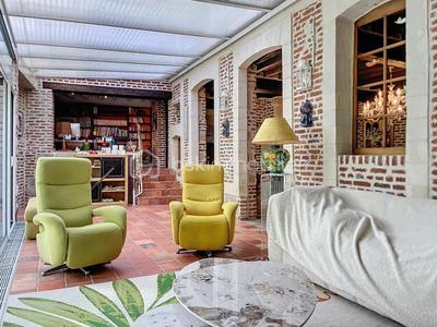 Demeure - 352 m² - 8 pièces