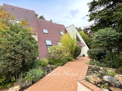 Maison d'architecte - 205 m² - 7 pièces