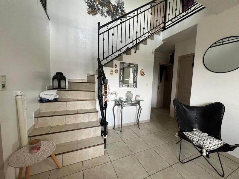 Maison - 230 m² - 9 pièces