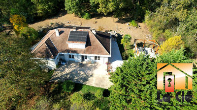 Maison - 200 m² - 6 pièces