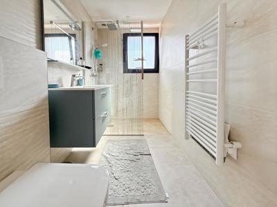 Maison - 311 m² - 5 pièces