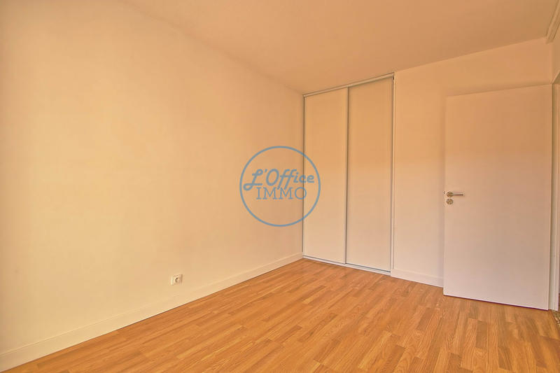 Appartement - 79 m² - 4 pièces