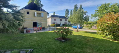 Maison - 246 m² - 12 pièces