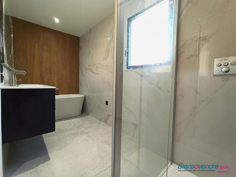 Maison contemporaine - 182 m² - 6 pièces