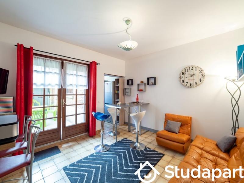 Chambre - 11 m² - 1 pièce