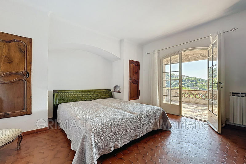 Maison - 308 m² - 11 pièces