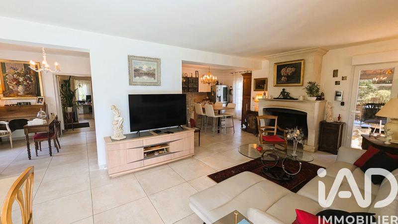 Maison - 201 m² - 5 pièces