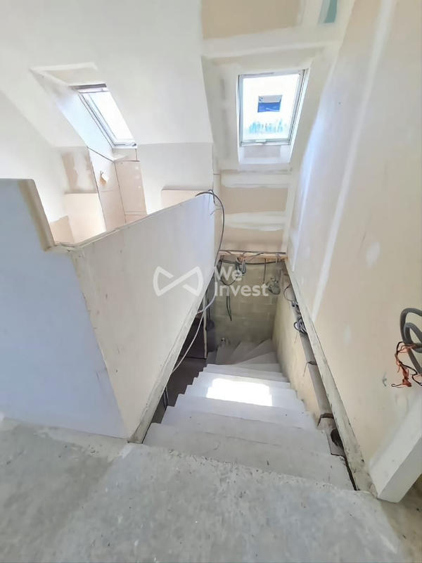 Maison - 180 m² - 8 pièces