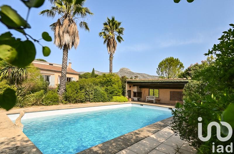 Maison - 220 m² - 4 pièces