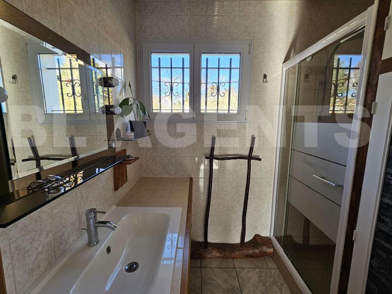 Maison - 93 m² - 5 pièces