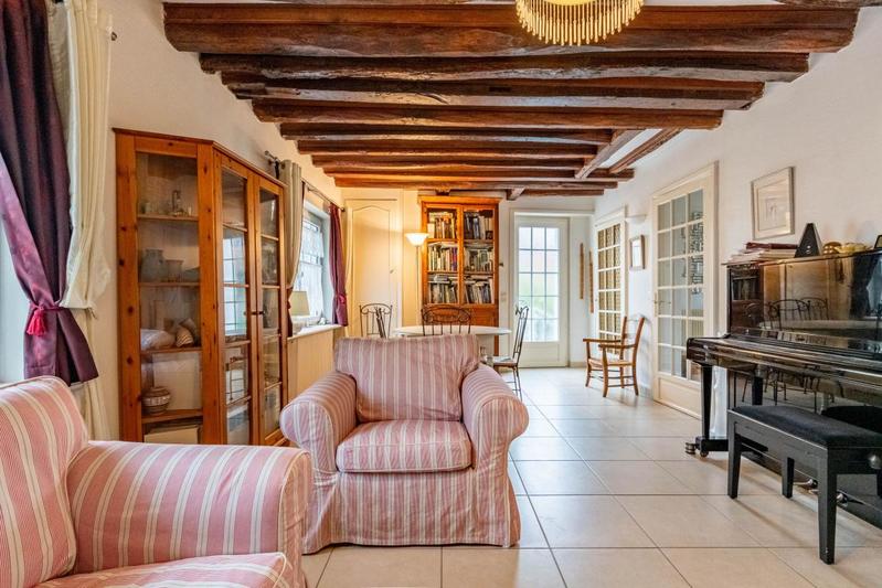 Maison - 208 m² - 6 pièces