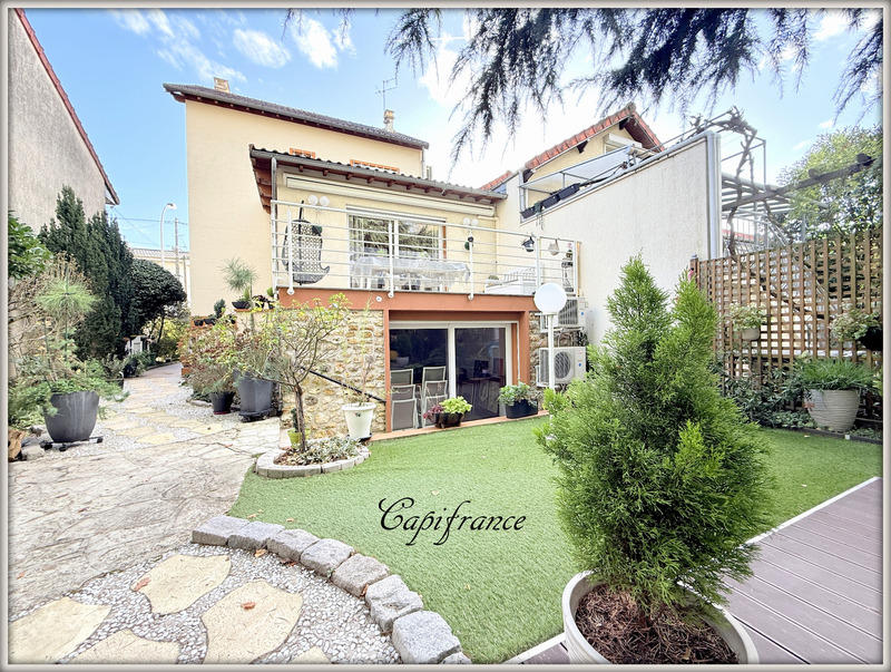 Maison - 170 m² - 9 pièces